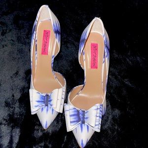 Brand New Betsey Johnson tye-die shoes. Never worn out of box size 7.